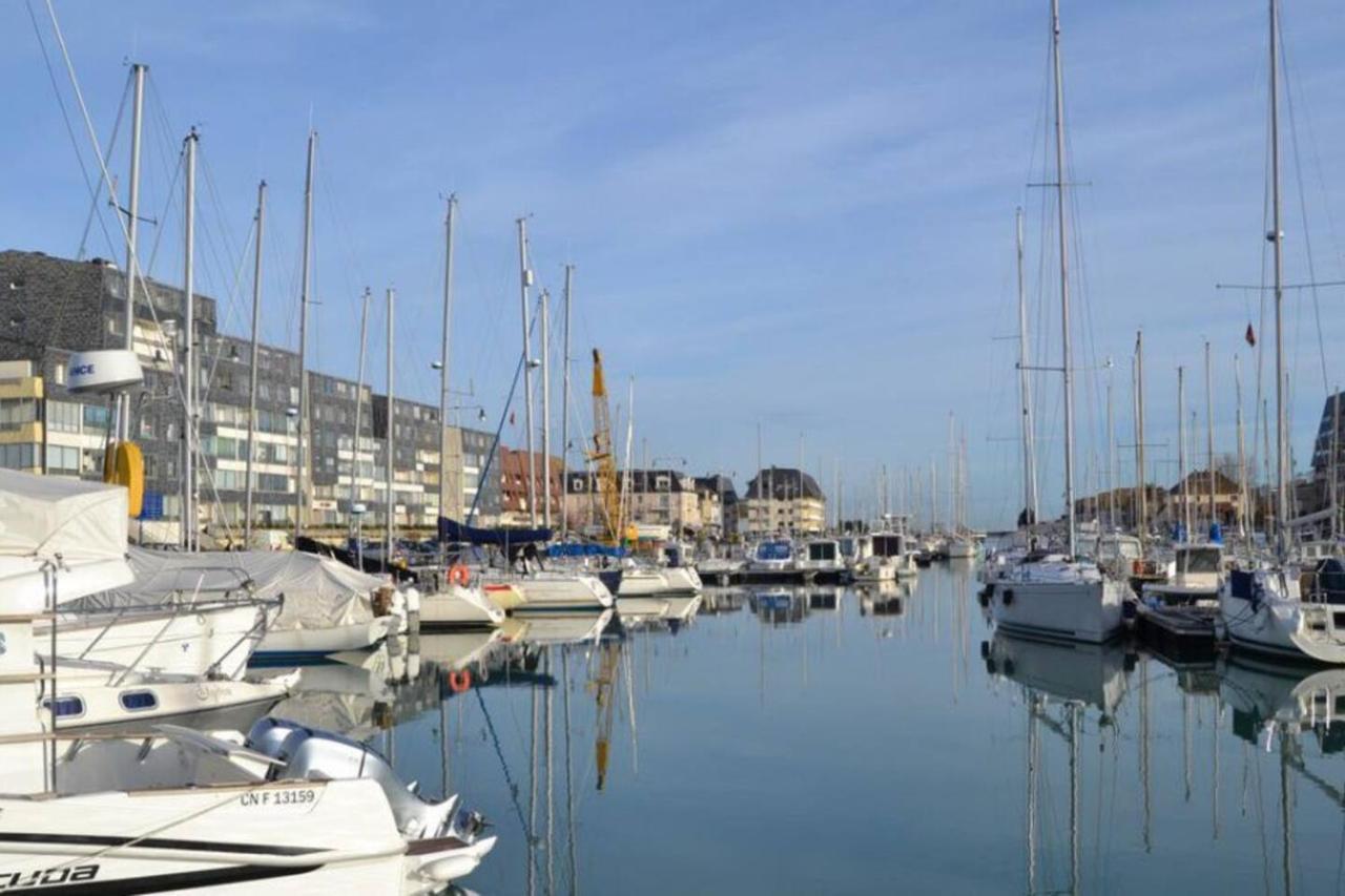 Ferienwohnung La Tete Dans Les Nuages, Les Pieds Dans L'Eau Courseulles-sur-Mer Exterior foto